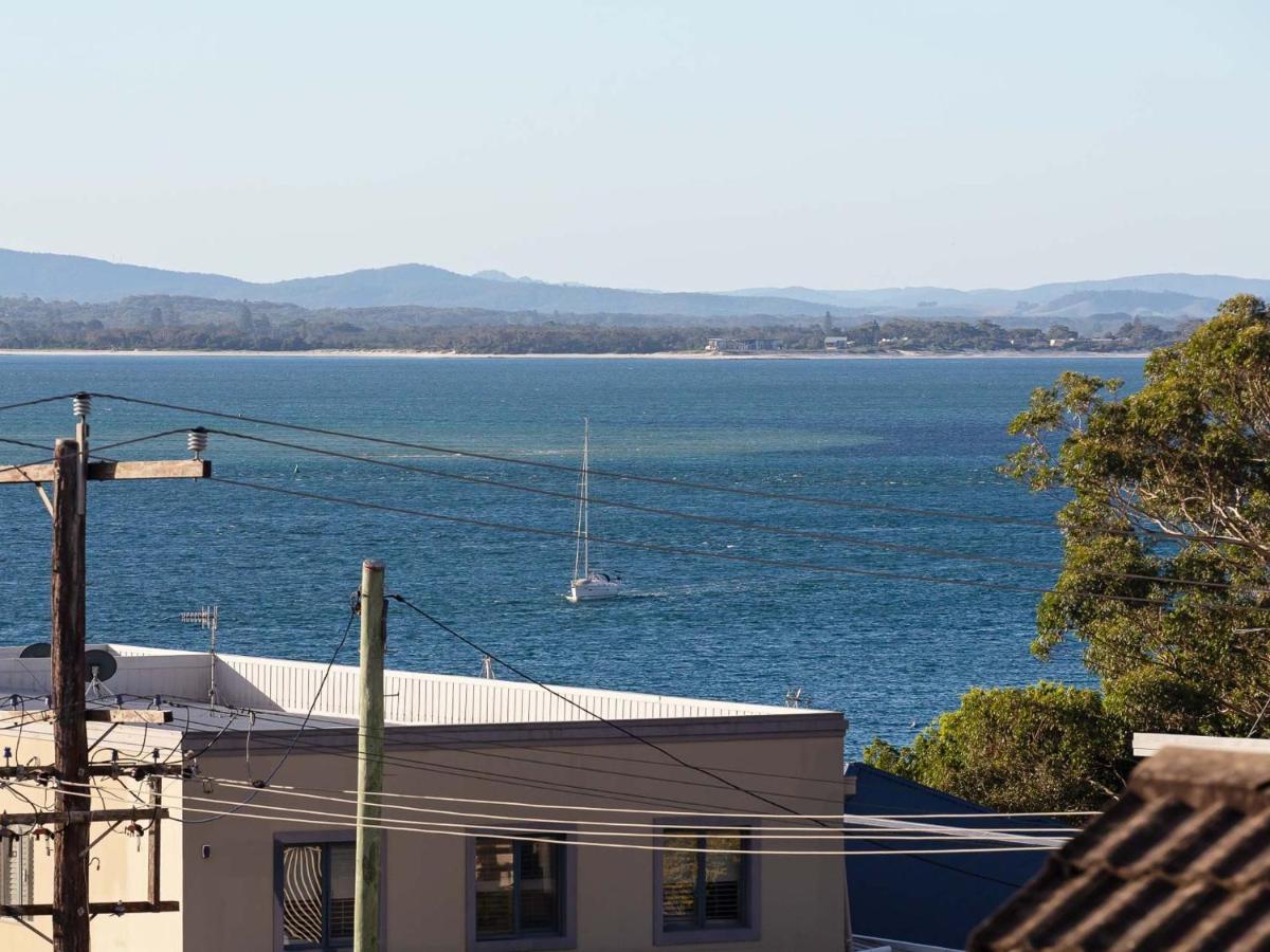 Bellevue, 7 4 Donald Street - Renovated Unit With Air Con And Wi-Fi With Views & Central To Cbd Apartment Nelson Bay Exterior photo